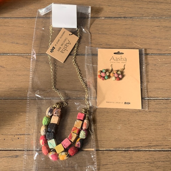 Anju Jewelry - NWT Aasha handcrafted beaded necklace and earrings